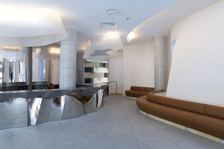 Frank Gehry が手がける "くしゃくしゃな紙バッグ" のようなビル