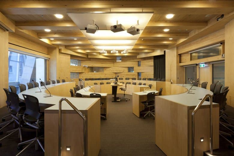 Frank Gehry が手がける "くしゃくしゃな紙バッグ" のようなビル