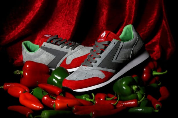 hanon x BROOKS CHARIOT  “ピリ辛”なコラボレーションスニーカー