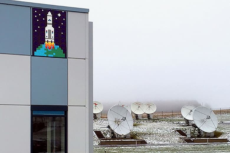 日本でもお馴染みの Invader が宇宙空間へ到達