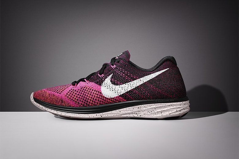 Nike Flyknit Lunar 3 優れた機能性のランニングシューズ