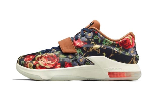 Nike KD 7 EXT "Floral" バラをモチーフにしたグラフィカルなスニーカー