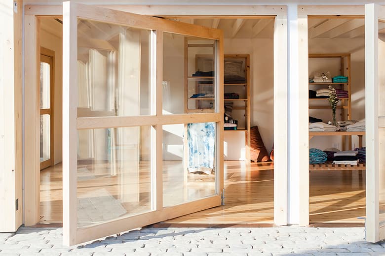 The Elder Statesman のポップアップストアが Ron Herman にて開催