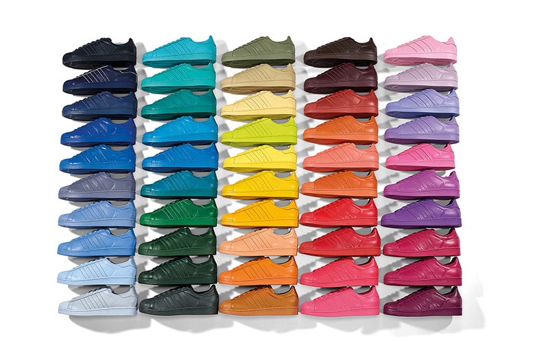 50カラーの adidas Originals Superstar Supercolor コレクションが登場