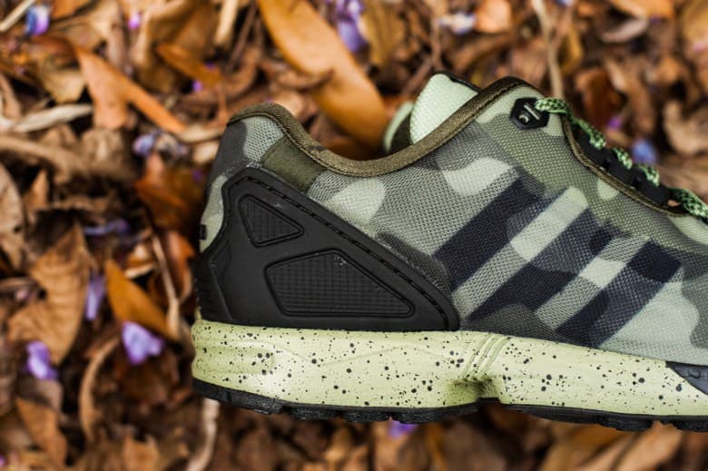 ミリタリーテイストの adidas Originals ZX Flux Decon “Camo” 