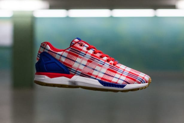 ナイロンバッグからヒントを得た CLOT x adidas Consortium ZX Flux "RWB"