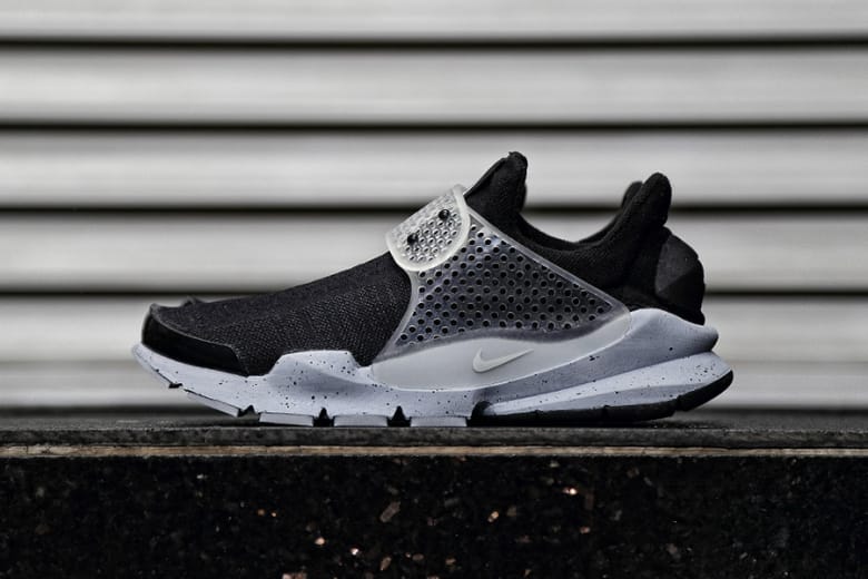 ファン待望の fragment design x Nike Sock Dart “Black Oreo” がついに登場