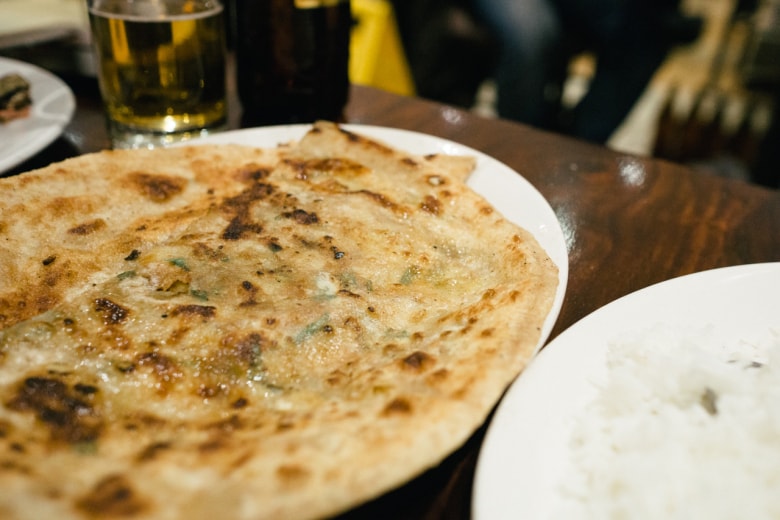 HYPEBEAST Road Trips London: 老舗のパキスタン料理店『Lahore Kebab House』