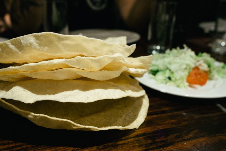 HYPEBEAST Road Trips London: 老舗のパキスタン料理店『Lahore Kebab House』