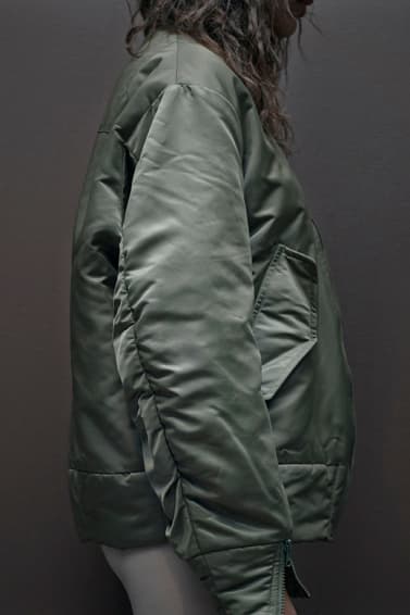 Kanye West が ジーン『Season』を発刊