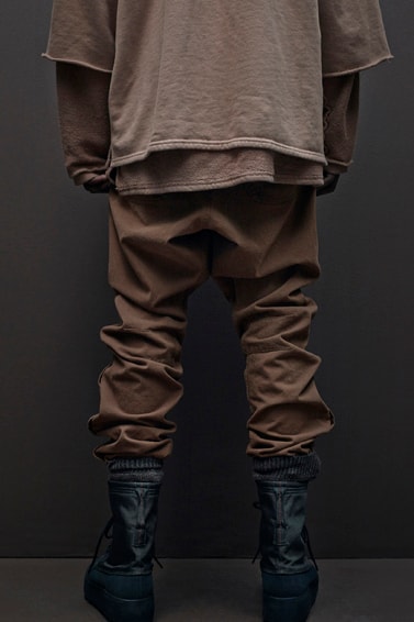 Kanye West が ジーン『Season』を発刊