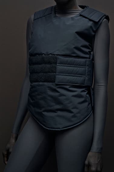 Kanye West が ジーン『Season』を発刊