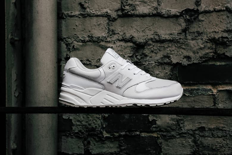 涼しげなオールホワイトの New Balance 999 “Whiteout”