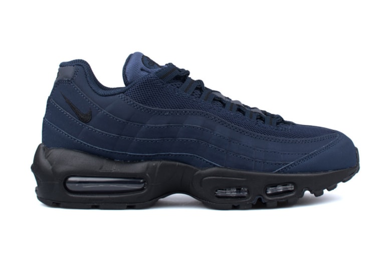 スタイリッシュなモノトーンの Nike Air Max 95 