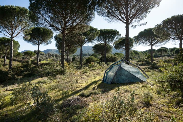 Heimplanet がユニークなカモ柄のテントとハイブリッドジャケットをリリース