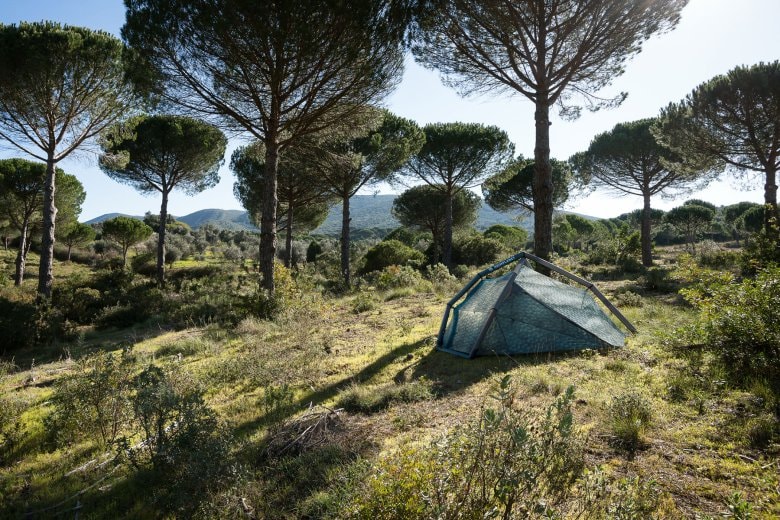 Heimplanet がユニークなカモ柄のテントとハイブリッドジャケットをリリース