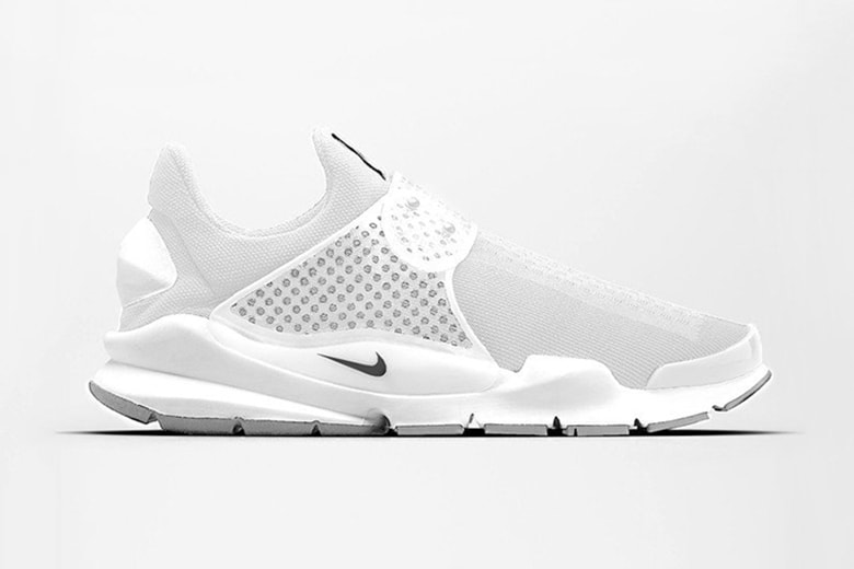 ミニマルな Nike Sock Dart “Triple White”