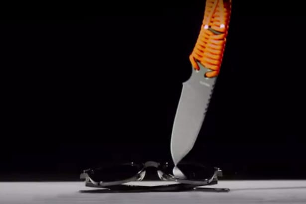 OAMC がサングラスの耐久性を調べるユニークなテストを実施