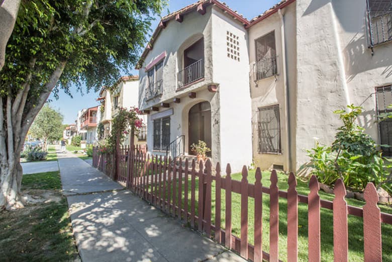 Kurt Cobain と Courtney Love が住んでいたアパートに滞在できるプラン