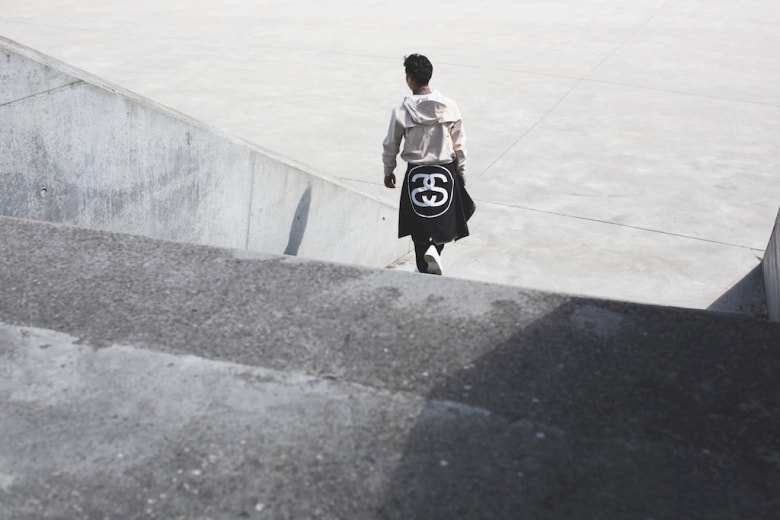 STUSSY Livin' GENERAL STORE x RAINS フード付きレインジャケット