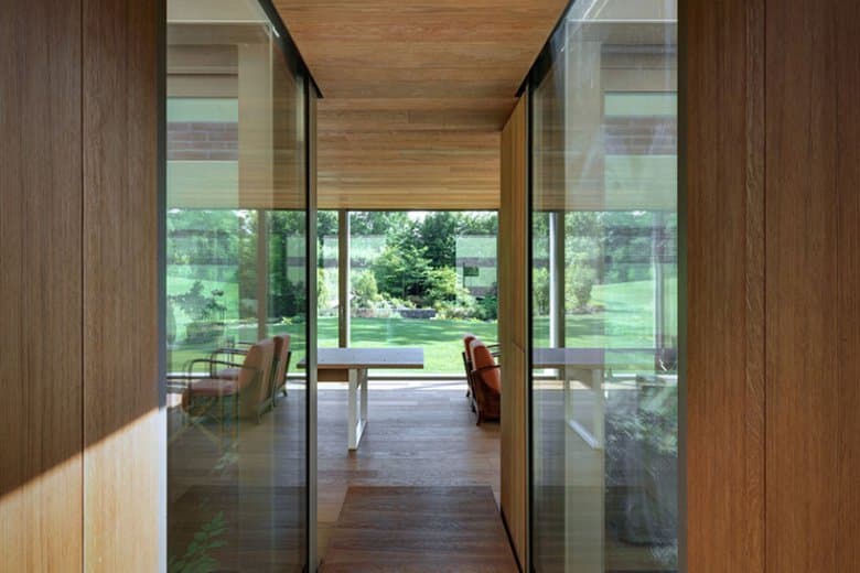 act_romegialli が19世紀の建造物をリノベートしプールを設置