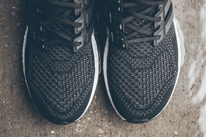 adidas Ultra Boost Black/White が登場