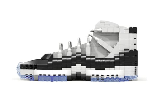 LEGO®で作られたAir Jordan 11 Retro 