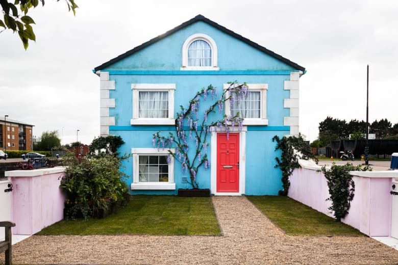 Airbnb のテムズ川に浮かぶ水上住宅