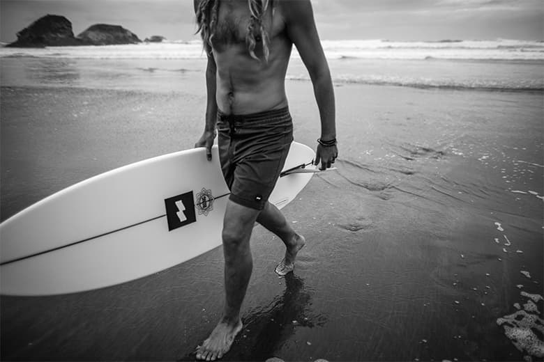 BANKS ポップアップストアが BARNEYS NEW YORK にて開催中