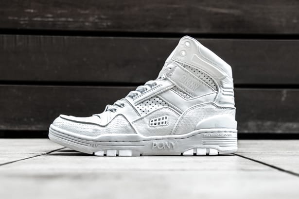 『WISM』がPRODUCT OF NEW YORK x DKNY M-100を国内限定販売