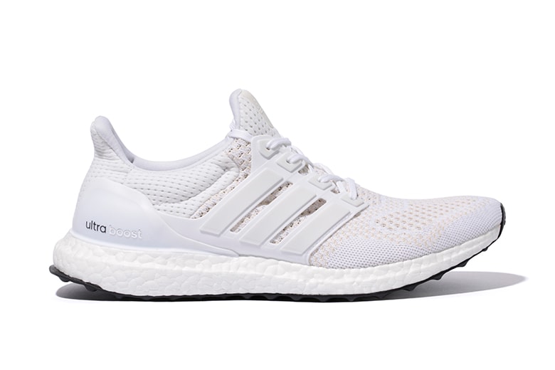 adidas ultra boost ブラックとホワイトの新モデル