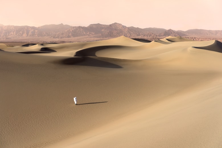 ビジュアル・アーティスト Julien Mauve による “Greetings From Mars”