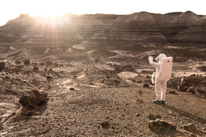 ビジュアル・アーティスト Julien Mauve による “Greetings From Mars”