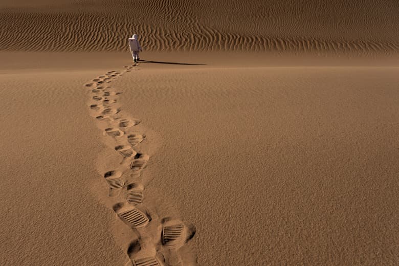 ビジュアル・アーティスト Julien Mauve による “Greetings From Mars”