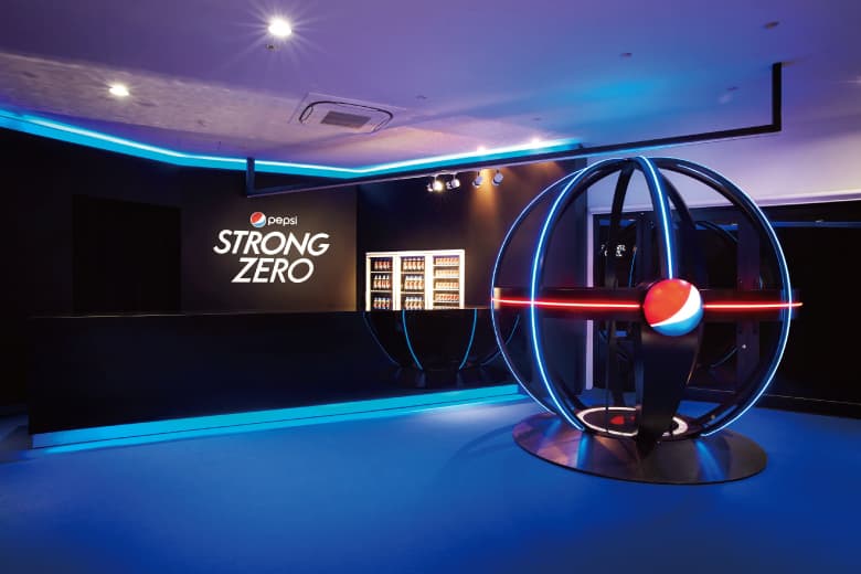 “刺激的”な PEPSI STRONG BAR が原宿にオープン