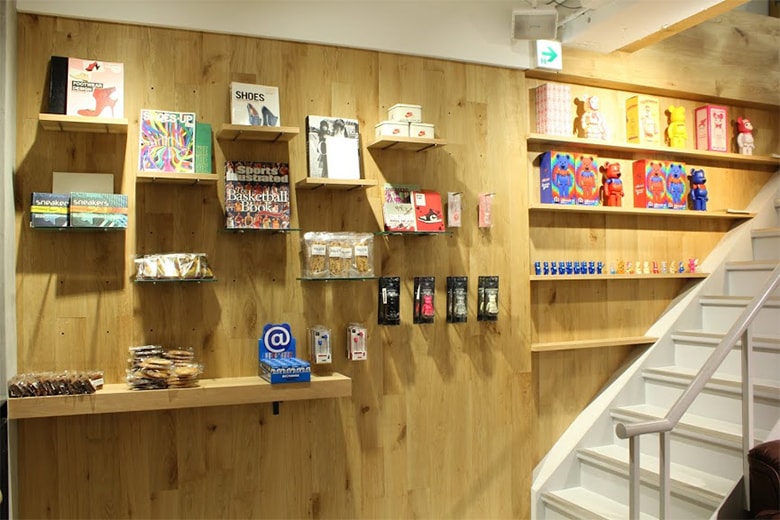 コーヒー x スニーカー『STREAMER ESPRESSO atmos』がオープン