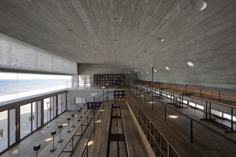 Vector Architects が建設した海岸沿いのライブラリー