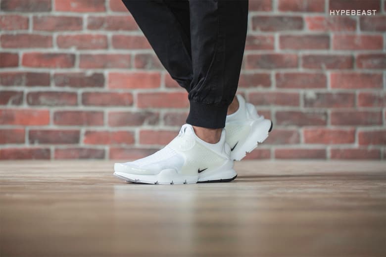 Nike Sock Dart “Independence Day” パックをクローズアップ