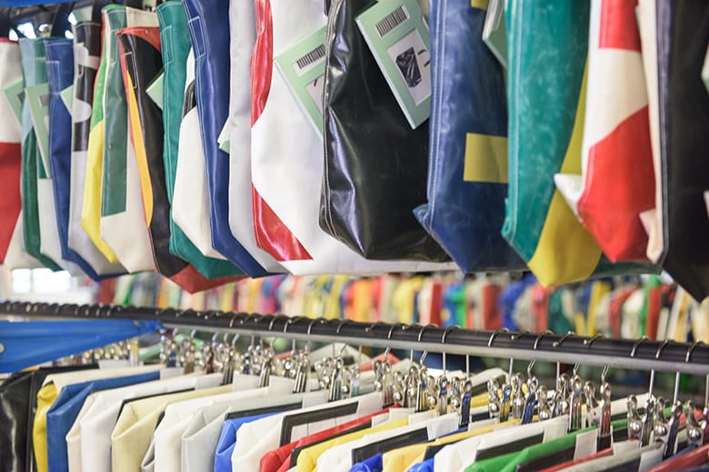 Factory: トラックタープの行方は？ FREITAG の工場の全貌を知る