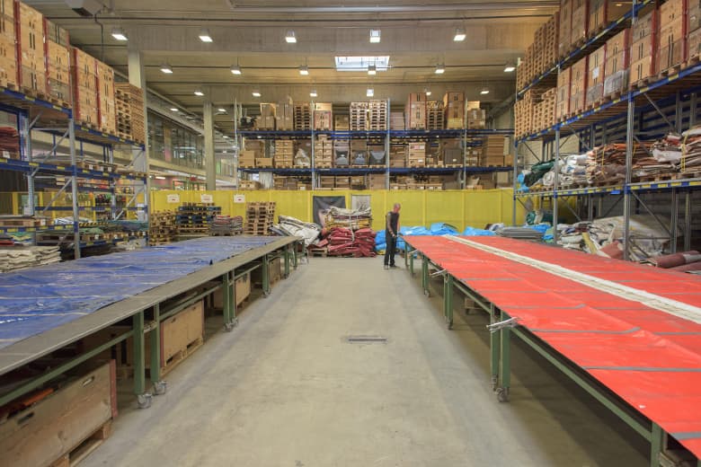 Factory: トラックタープの行方は？ FREITAG の工場の全貌を知る