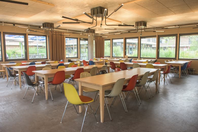 Factory: トラックタープの行方は？ FREITAG の工場の全貌を知る