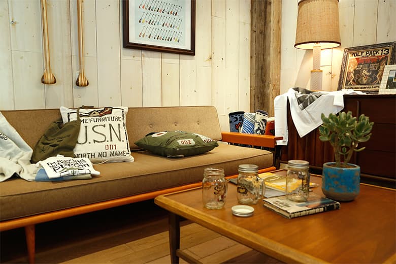 ACME Furniture x BEAMS T ポップアップショップ 『SOMEHOW』