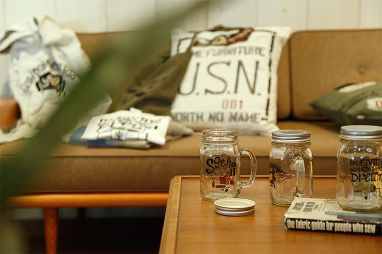 ACME Furniture x BEAMS T ポップアップショップ 『SOMEHOW』