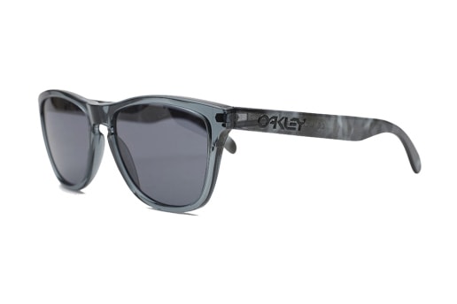 the POOL aoyama x Oakley Frogskins “MELANISM”