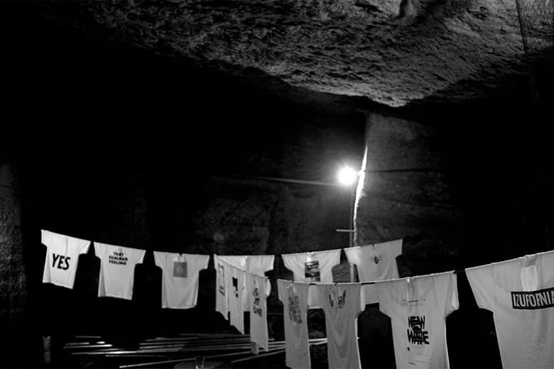 『AT THE TAVES IN』Tシャツフェアが伊豆・今井浜で開催