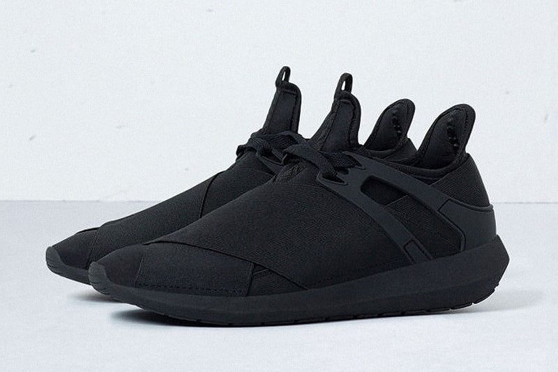 Bershka が adidas の人気作をモデリングしたスニーカーを発表