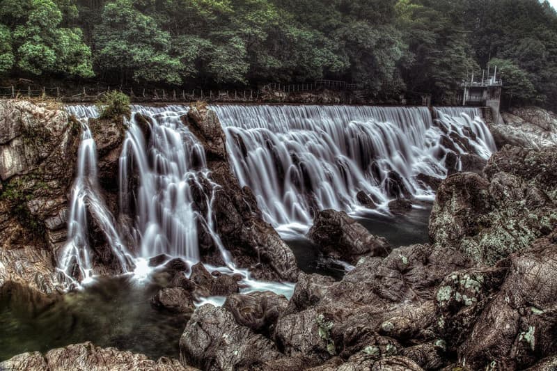 情緒ある写真に描かれた、静かな日本の風景