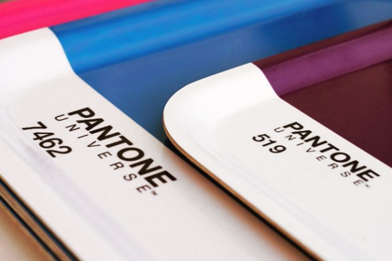 Pantone のポップアップカフェがモナコにオープン