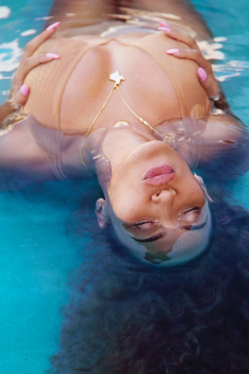 『FLAUNT』Magazine のエディトリアルに Beyoncé が登場