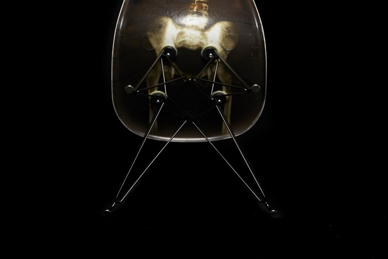 Dr. Woo x Modernica グラスファイバーサイドチェア